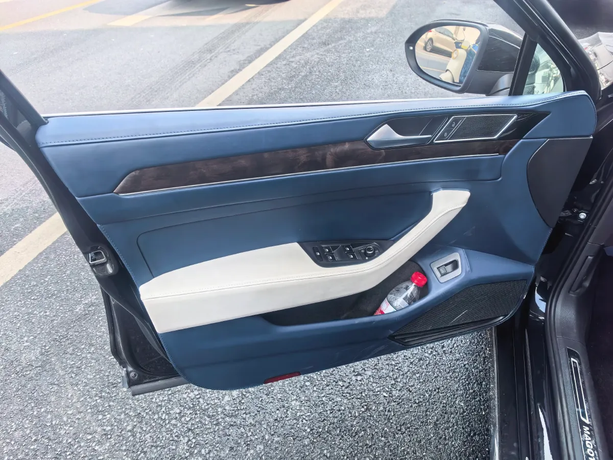 2019 Volkswagen Magotan 2.0T 186HP L4 7DCT,autocango,china used car exporter,china ev exporter,chinese used car exporter,chinese used ev exporter