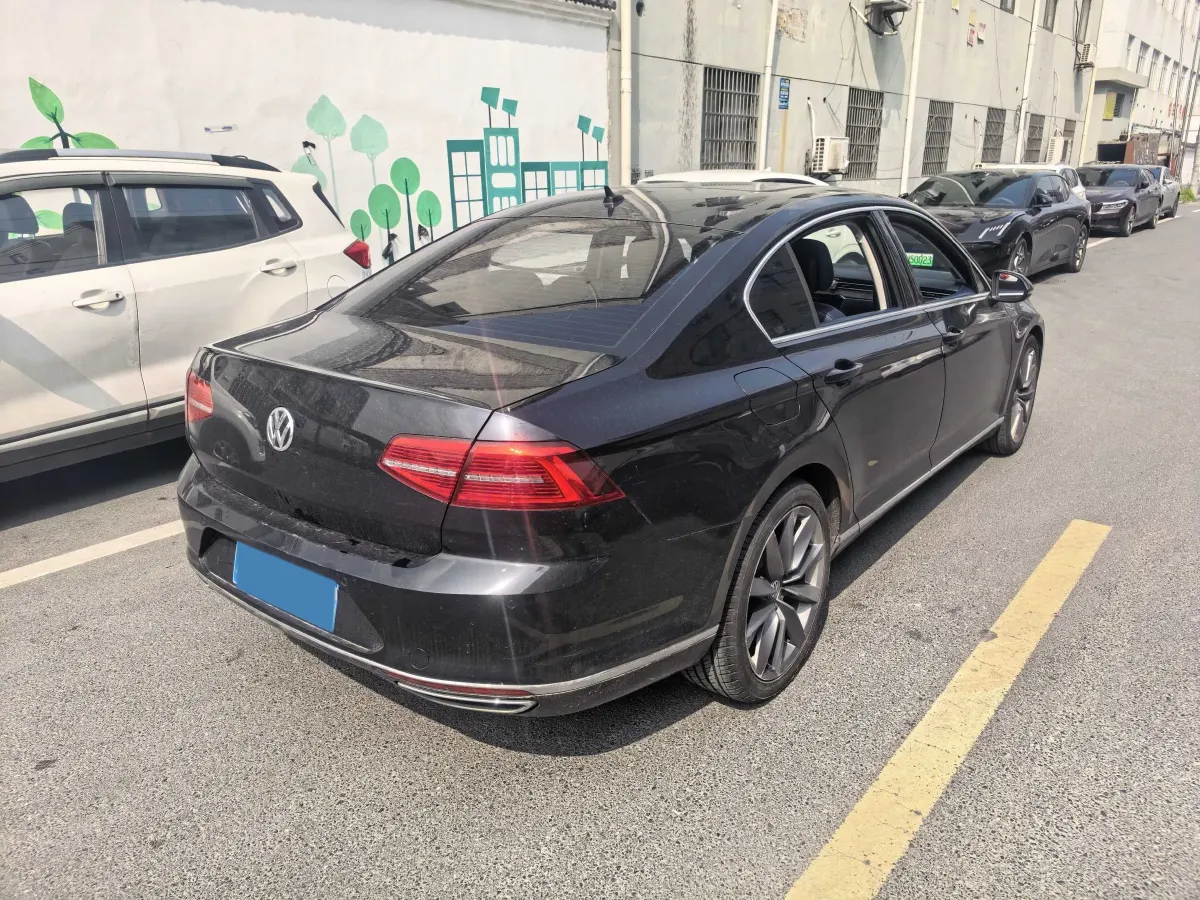 2019 Volkswagen Magotan 2.0T 186HP L4 7DCT,autocango,china used car exporter,china ev exporter,chinese used car exporter,chinese used ev exporter