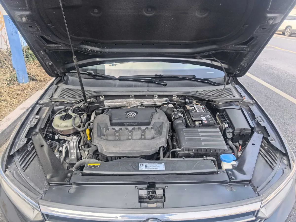 2019 Volkswagen Magotan 2.0T 186HP L4 7DCT,autocango,china used car exporter,china ev exporter,chinese used car exporter,chinese used ev exporter