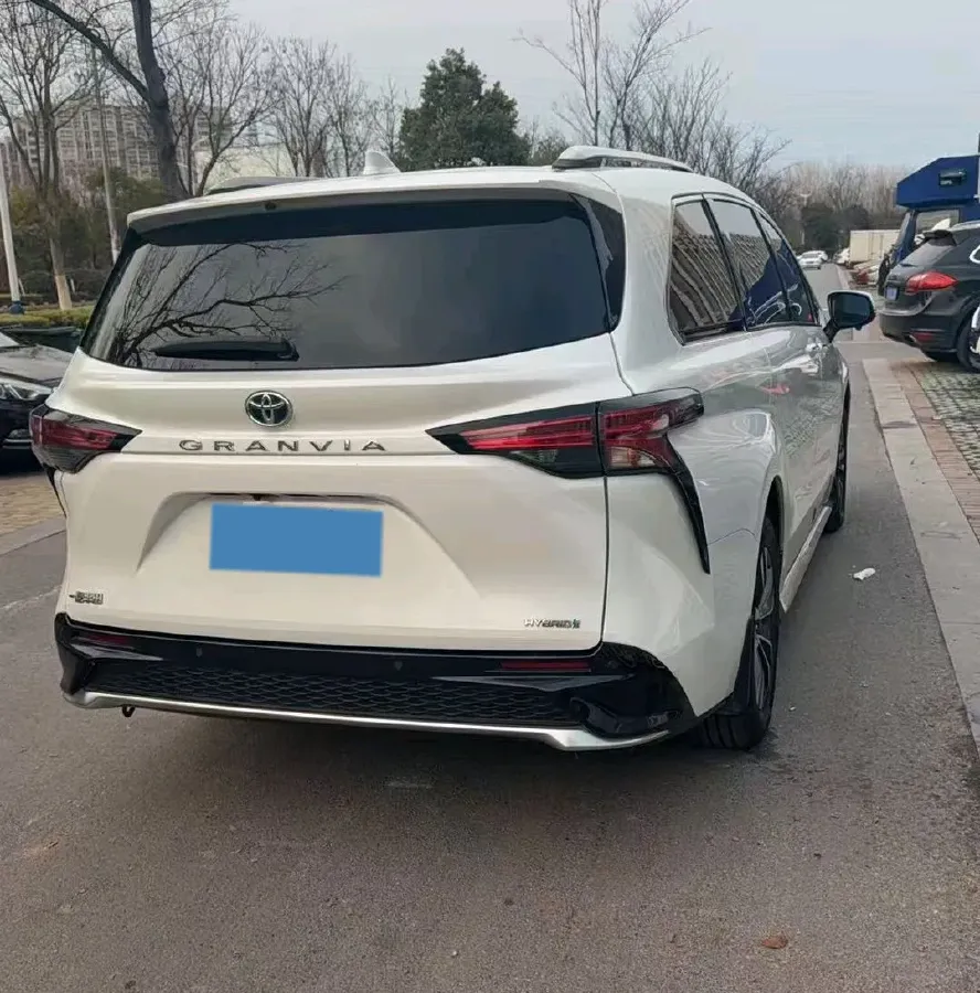 2022 Toyota Granvia 2.5L 192HP L4 E-CVT Hybrid,autocango,china used car exporter,china ev exporter,chinese used car exporter,chinese used ev exporter