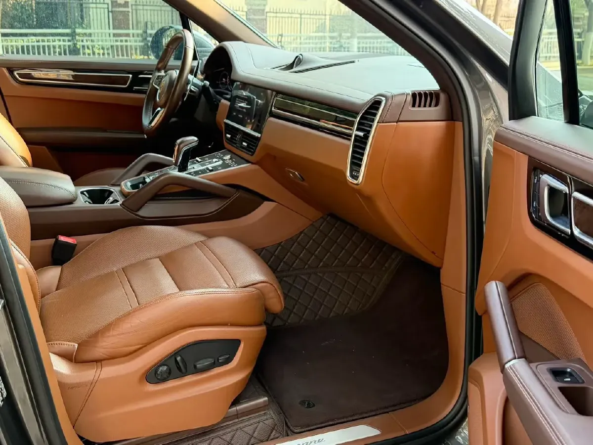 2022 Porsche Cayenne 3.0T 340HP V6 8AT,autocango,china used car exporter,china ev exporter,chinese used car exporter,chinese used ev exporter