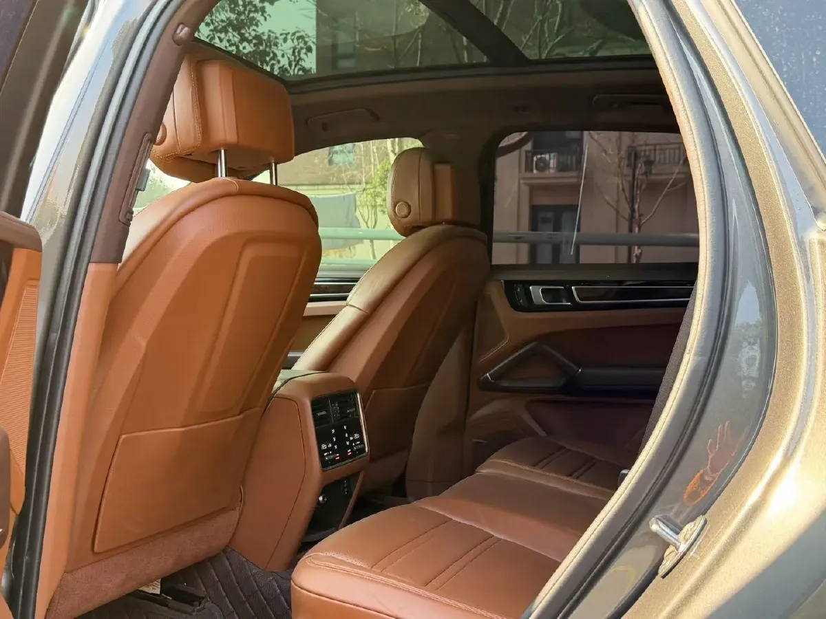 2022 Porsche Cayenne 3.0T 340HP V6 8AT,autocango,china used car exporter,china ev exporter,chinese used car exporter,chinese used ev exporter