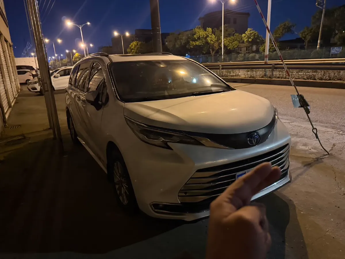 2021 Toyota Sienna 2.5L 192HP L4 E-CVT Hybrid,autocango,china used car exporter,china ev exporter,chinese used car exporter,chinese used ev exporter