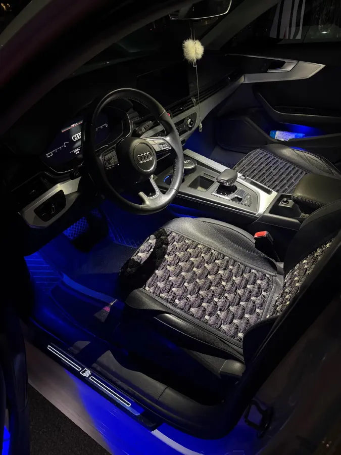 2020 Audi A4L 2.0T 190HP L4 7DCT,autocango,china used car exporter,china ev exporter,chinese used car exporter,chinese used ev exporter