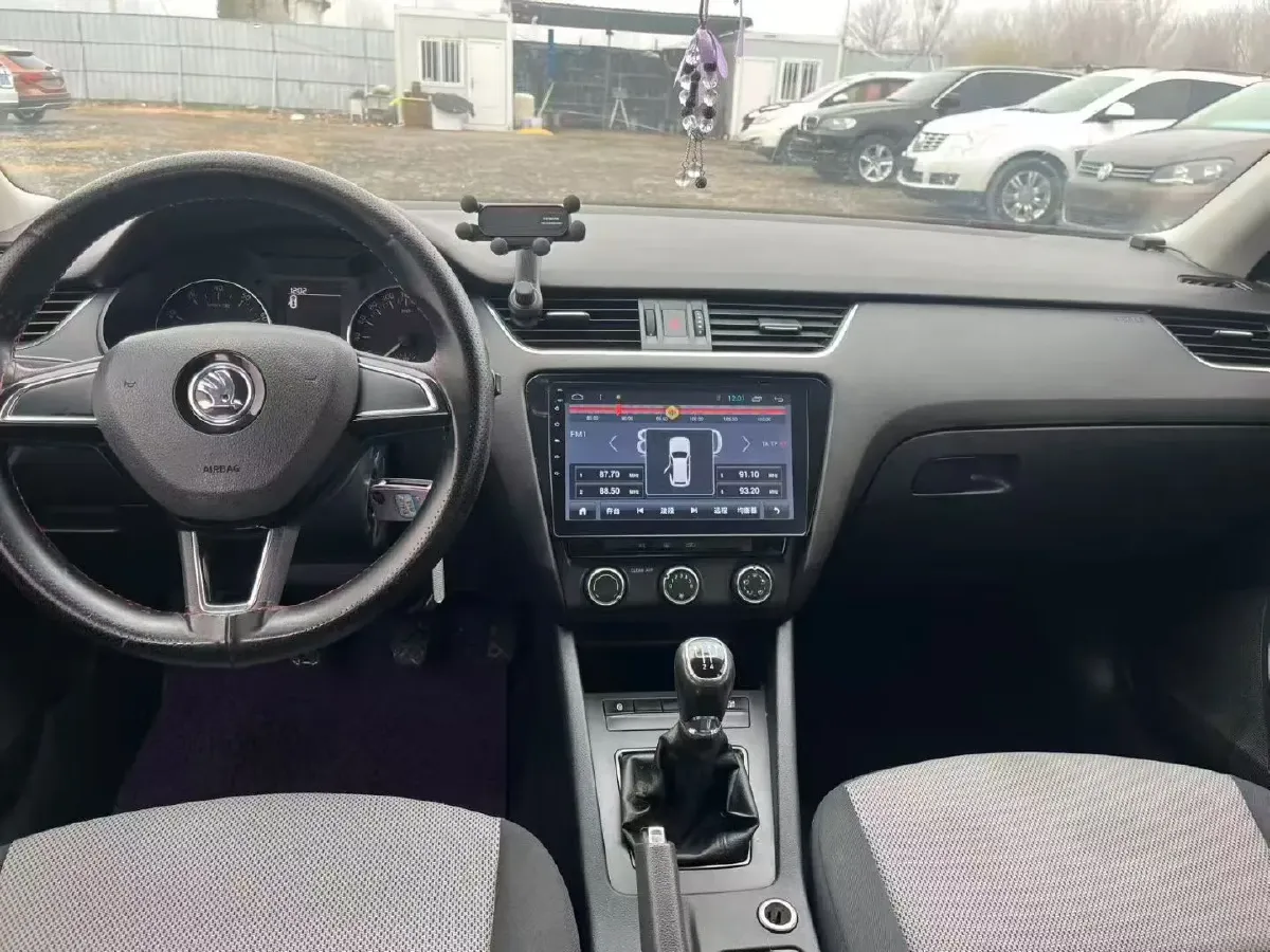 2017 Skoda Octavia 1.6L 110HP L4 5MT,autocango,china used car exporter,china ev exporter,chinese used car exporter,chinese used ev exporter