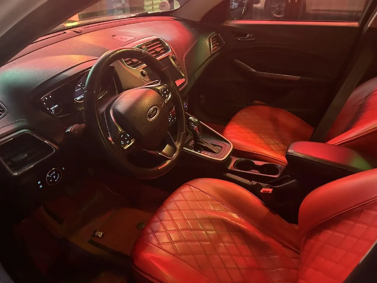 2019 Ford Escort 1.5L 122HP L3 6AT,autocango,china used car exporter,china ev exporter,chinese used car exporter,chinese used ev exporter