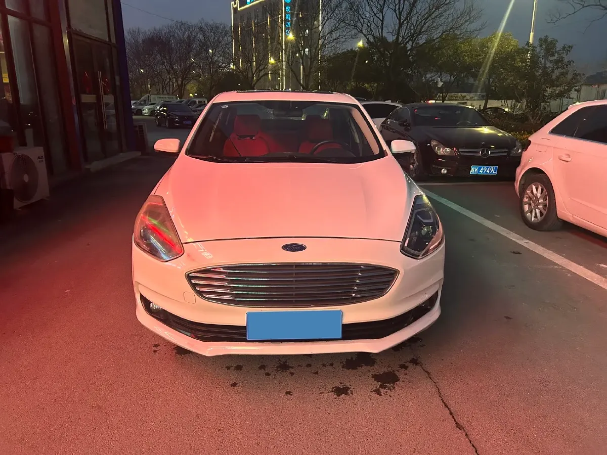 2019 Ford Escort 1.5L 122HP L3 6AT,autocango,china used car exporter,china ev exporter,chinese used car exporter,chinese used ev exporter