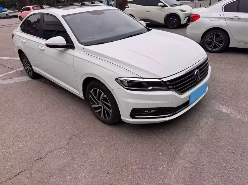 2022 Volkswagen T-Roc 1.4T 150HP L4 7DCT,autocango,china used car exporter,china ev exporter,chinese used car exporter,chinese used ev exporter
