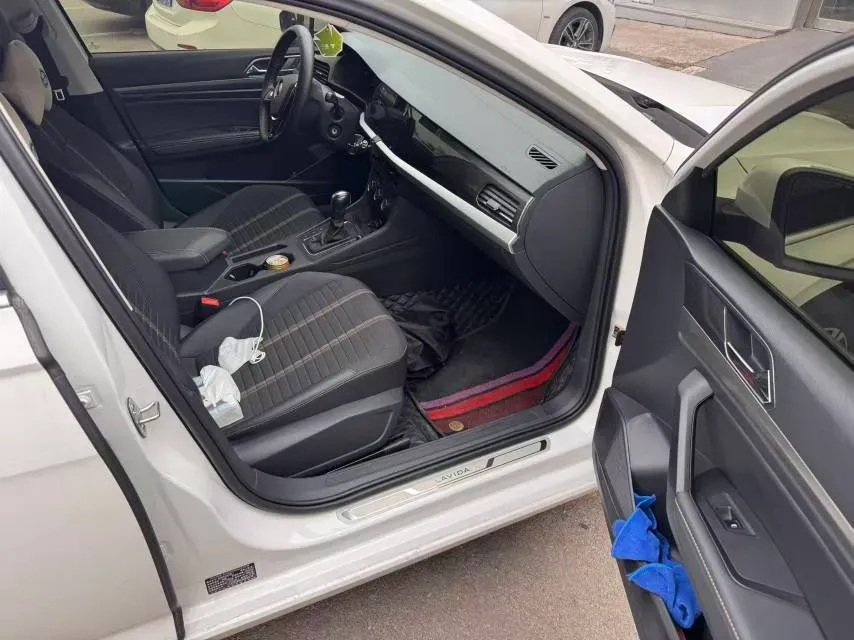 2022 Volkswagen T-Roc 1.4T 150HP L4 7DCT,autocango,china used car exporter,china ev exporter,chinese used car exporter,chinese used ev exporter