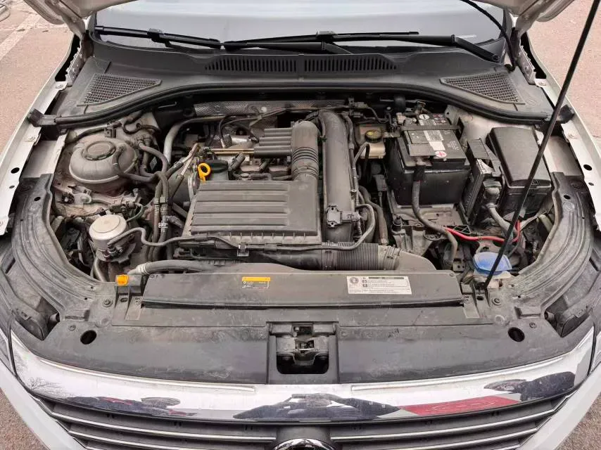 2022 Volkswagen T-Roc 1.4T 150HP L4 7DCT,autocango,china used car exporter,china ev exporter,chinese used car exporter,chinese used ev exporter