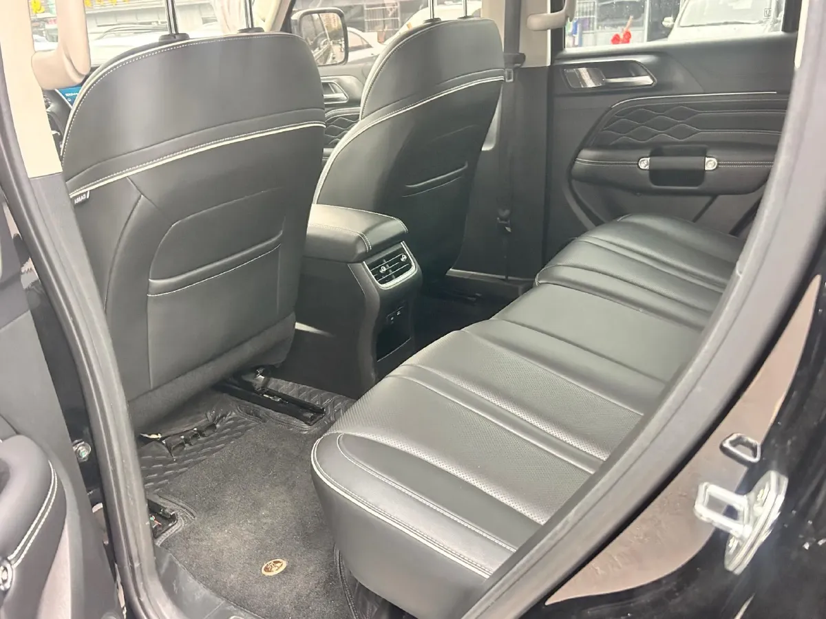 2023 Tank 300 2.0T 227HP L4 8AT,autocango,china used car exporter,china ev exporter,chinese used car exporter,chinese used ev exporter