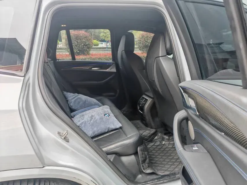 2022 BMW 3.0T 333HP L6 8AT,autocango,china used car exporter,china ev exporter,chinese used car exporter,chinese used ev exporter