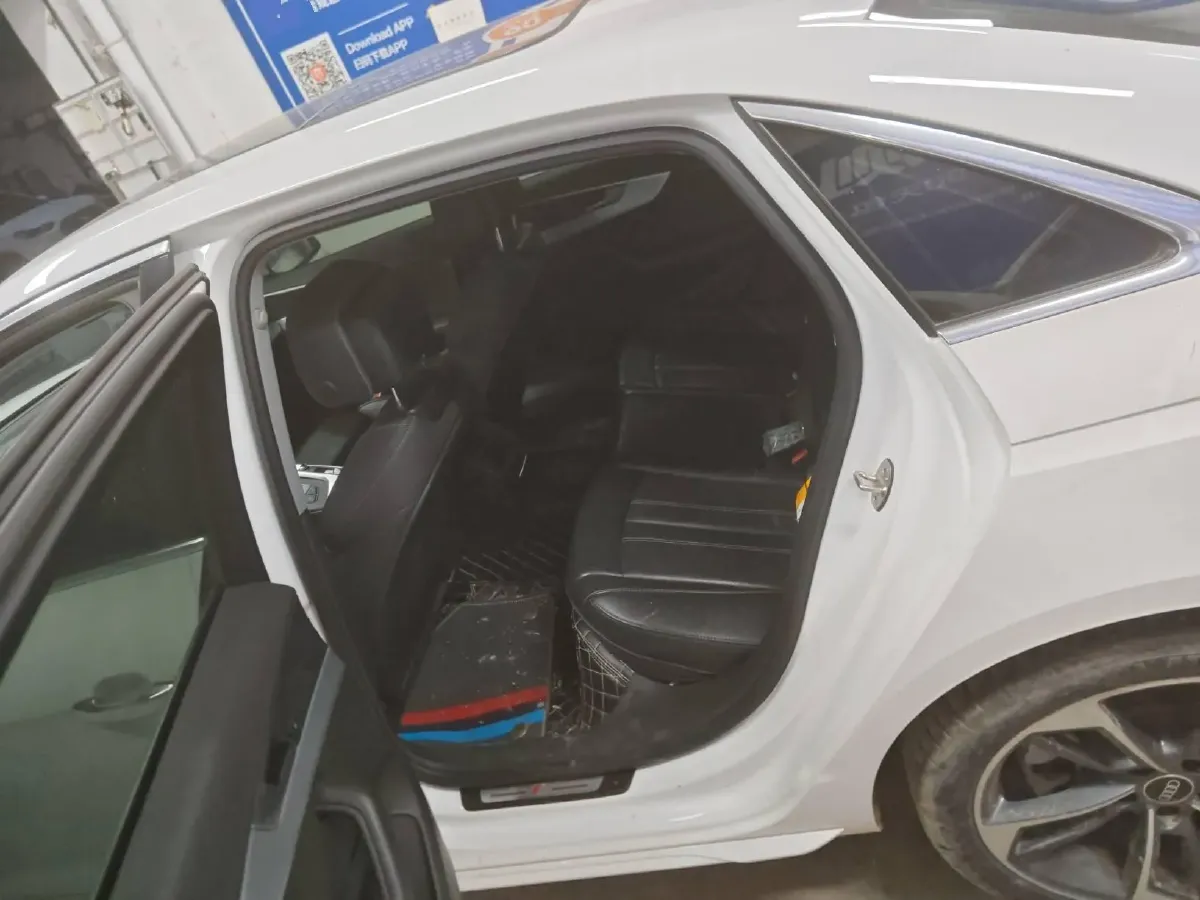 2023 Audi A4L 2.0T 190HP L4 7DCT,autocango,china used car exporter,china ev exporter,chinese used car exporter,chinese used ev exporter