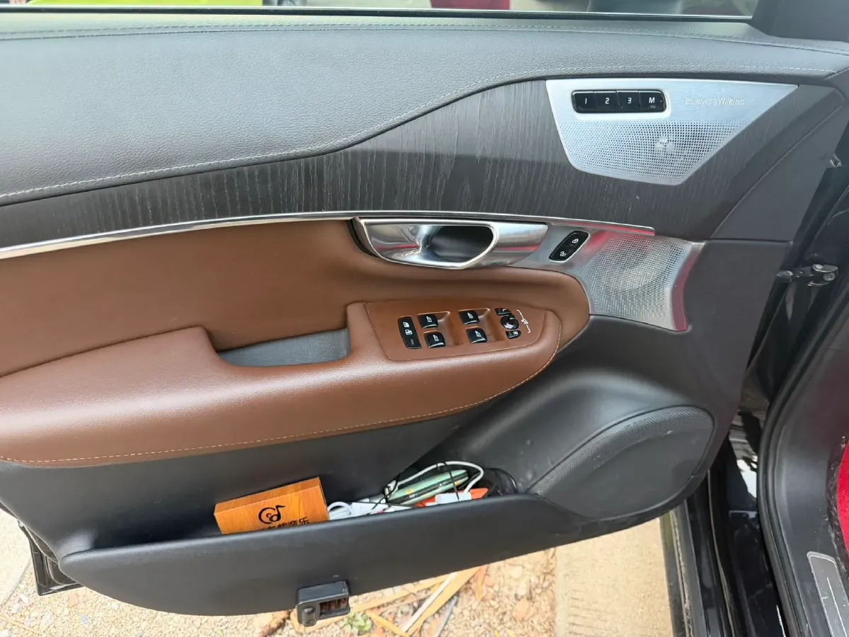 2022 Volvo XC90 PHEV 2.0T 303HP L4 8AT PHEV 11.6KWH,autocango,china used car exporter,china ev exporter,chinese used car exporter,chinese used ev exporter