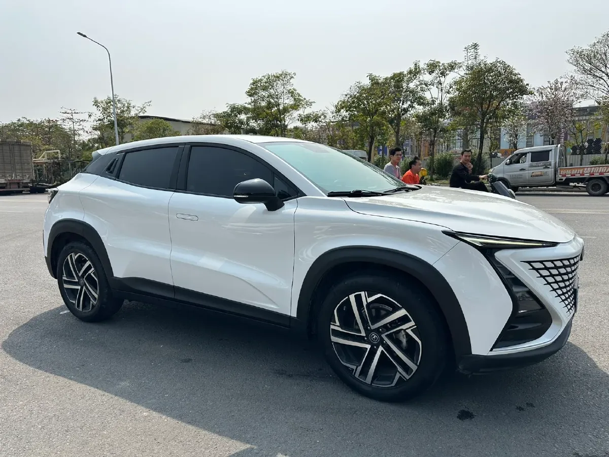 2021 ChangAn UNI-T 1.5T 180HP L4 7DCT,autocango,china used car exporter,china ev exporter,chinese used car exporter,chinese used ev exporter