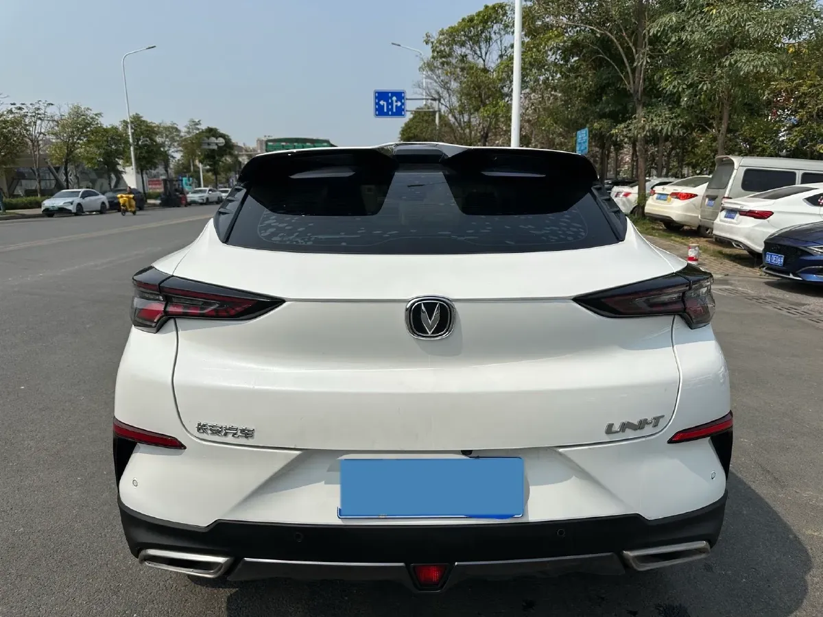 2021 ChangAn UNI-T 1.5T 180HP L4 7DCT,autocango,china used car exporter,china ev exporter,chinese used car exporter,chinese used ev exporter