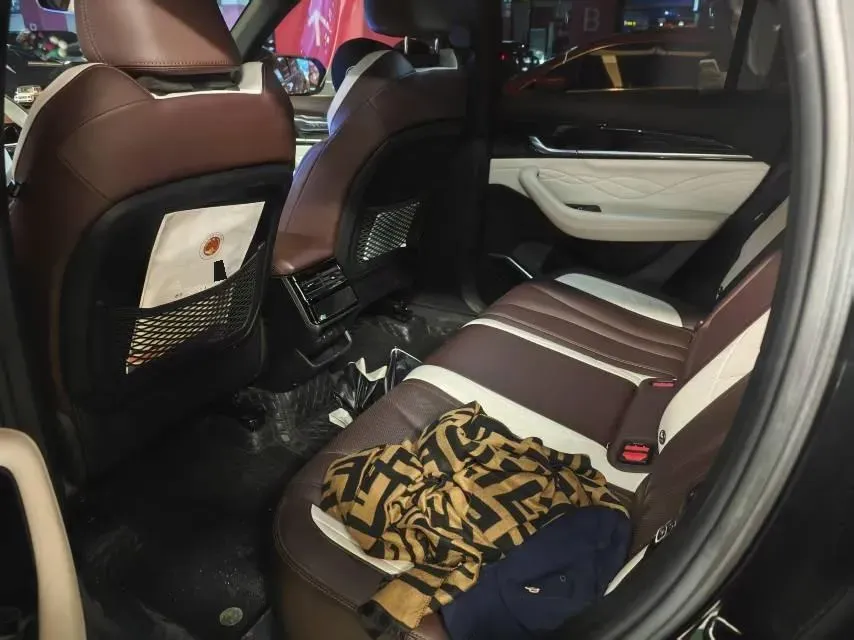 2021 Geely Monjaro 2.0T 218HP L4 7DCT,autocango,china used car exporter,china ev exporter,chinese used car exporter,chinese used ev exporter