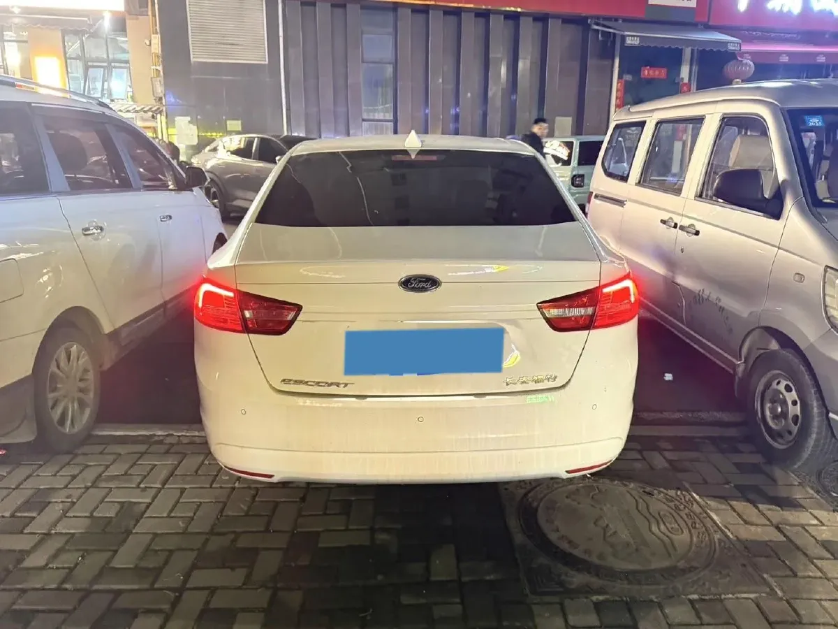 2017 Ford Escort 1.5L 113HP L4 6AT,autocango,china used car exporter,china ev exporter,chinese used car exporter,chinese used ev exporter