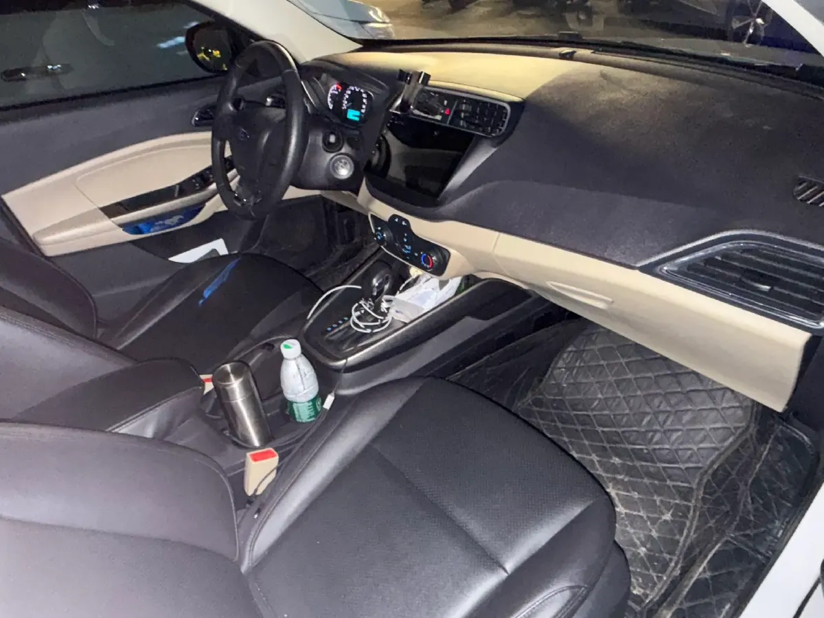 2017 Ford Escort 1.5L 113HP L4 6AT,autocango,china used car exporter,china ev exporter,chinese used car exporter,chinese used ev exporter