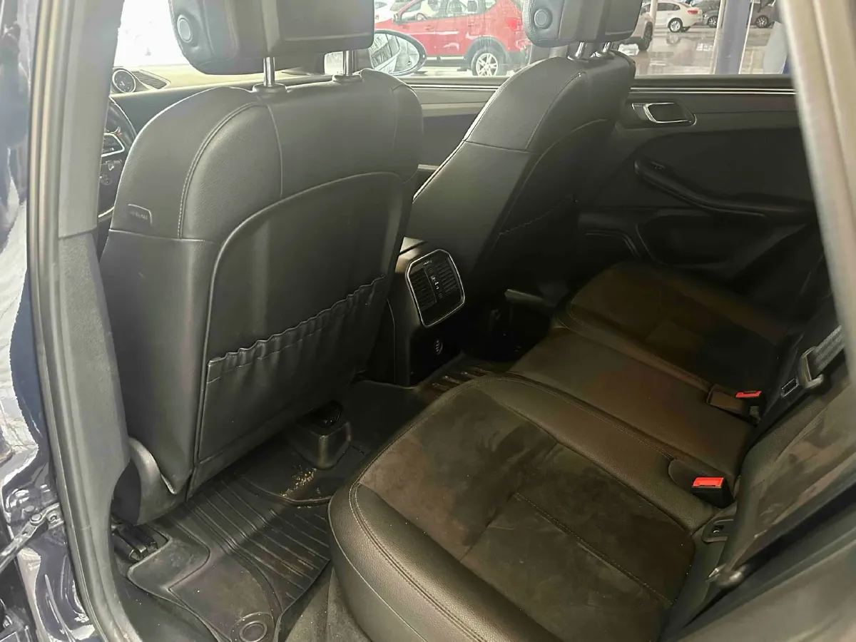 2020 Porsche Macan 2.0T 252HP L4 7DCT,autocango,china used car exporter,china ev exporter,chinese used car exporter,chinese used ev exporter