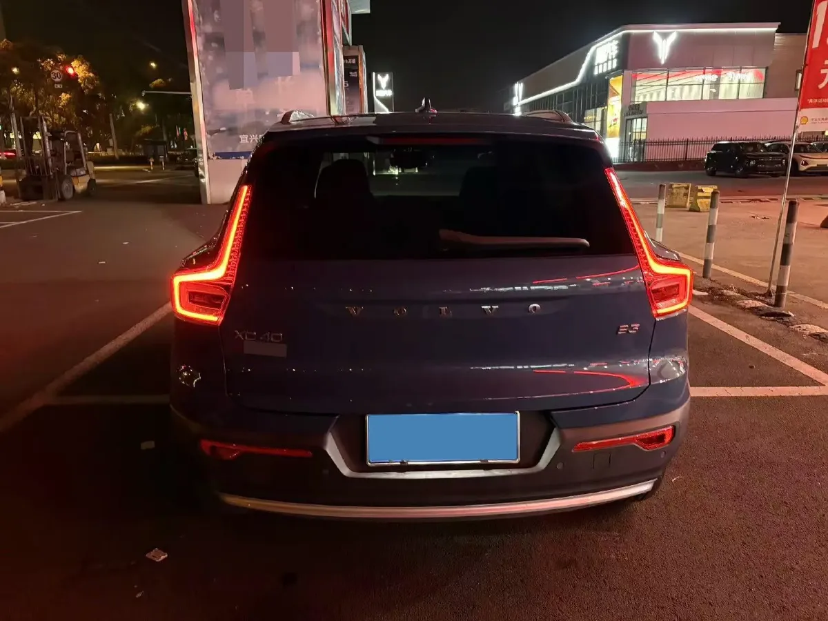 2023 Volvo XC40 2.0T 163HP L4 7DCT,autocango,china used car exporter,china ev exporter,chinese used car exporter,chinese used ev exporter