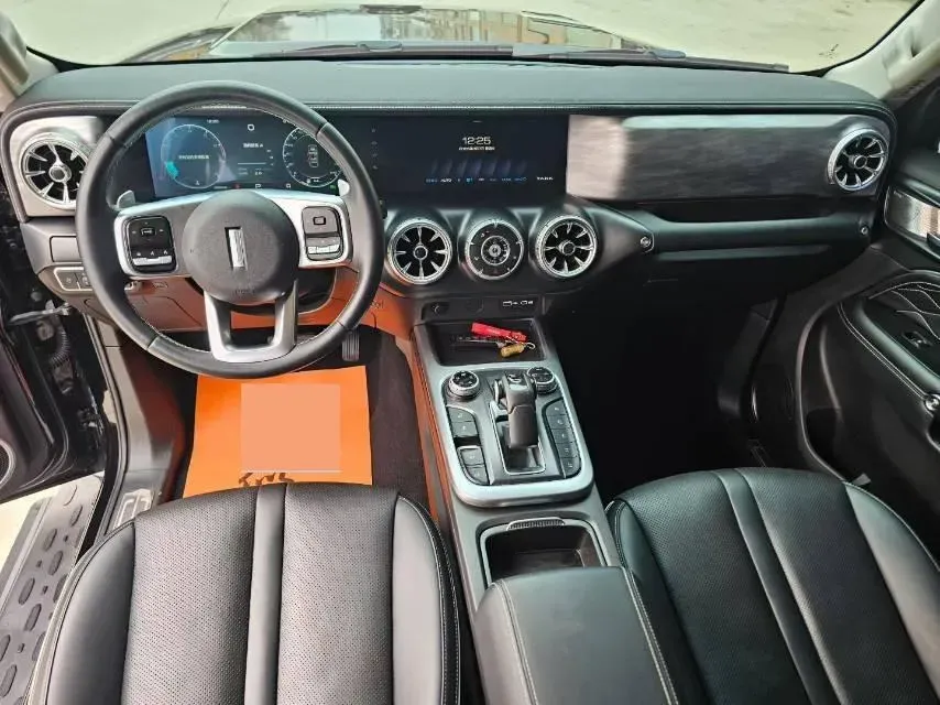 2021 Tank 300 2.0T 227HP L4 8AT,autocango,china used car exporter,china ev exporter,chinese used car exporter,chinese used ev exporter