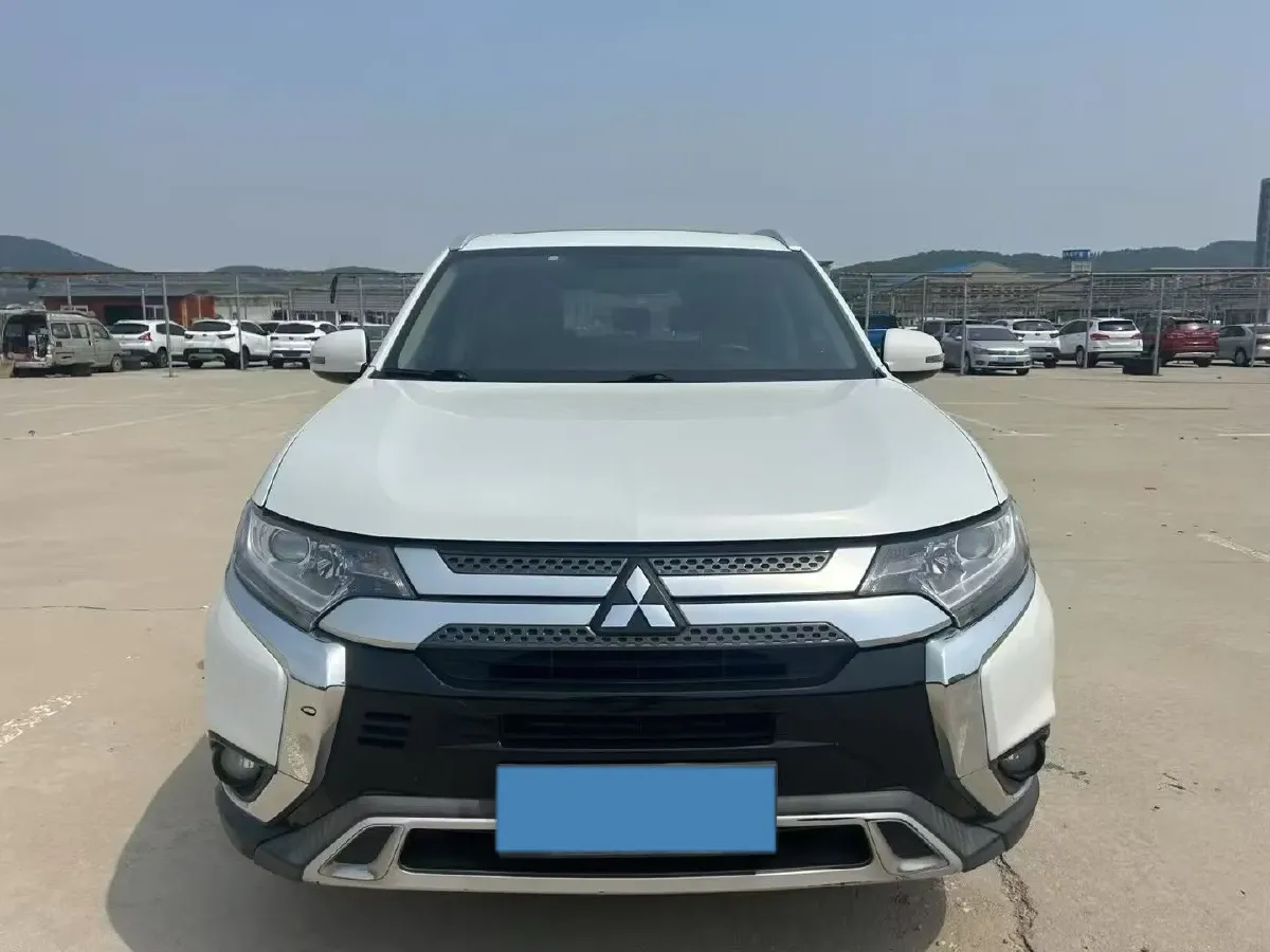 2019 Mitsubishi Outlander 2.0L 166HP L4 CVT,autocango,china used car exporter,china ev exporter,chinese used car exporter,chinese used ev exporter