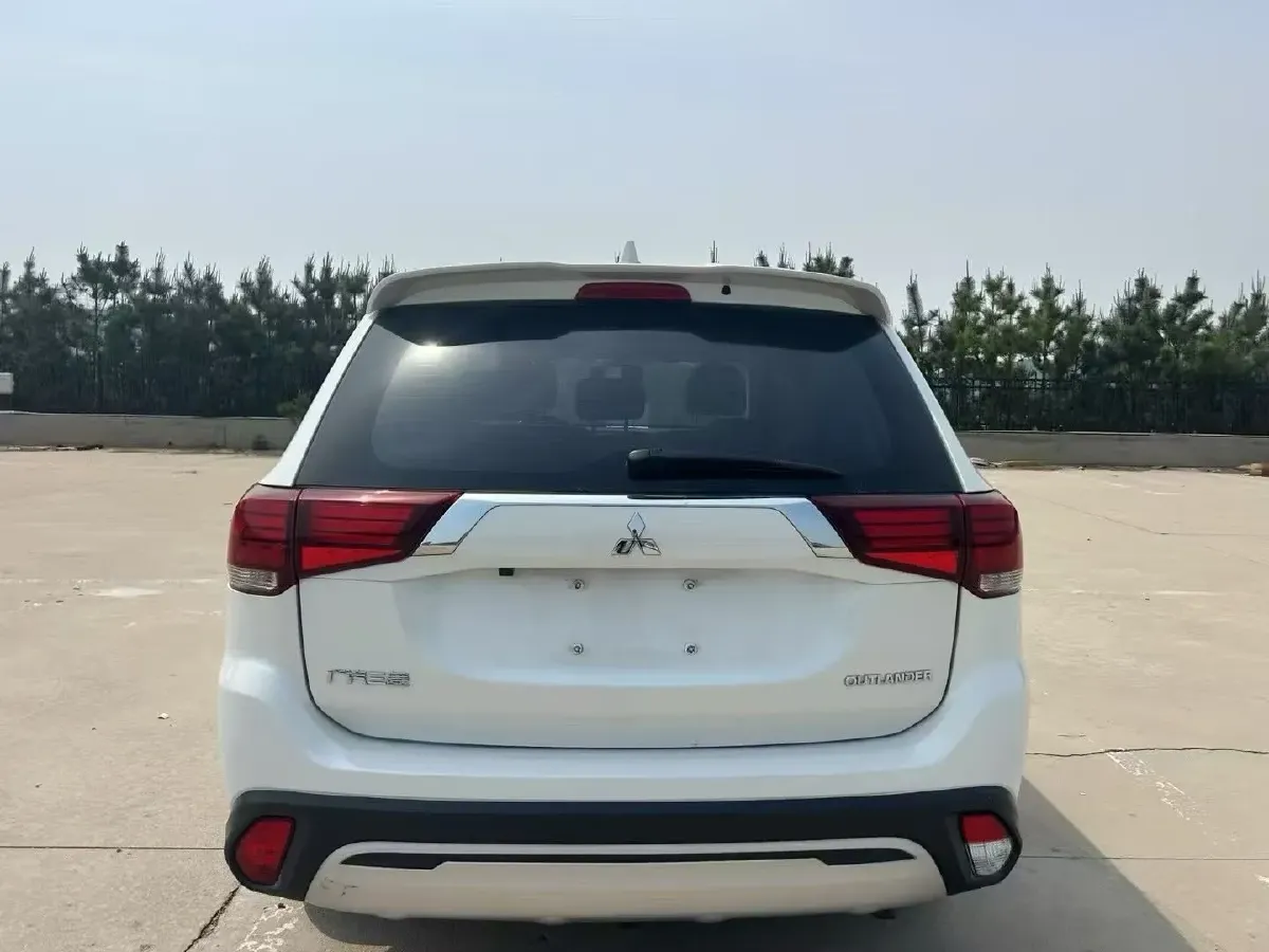 2019 Mitsubishi Outlander 2.0L 166HP L4 CVT,autocango,china used car exporter,china ev exporter,chinese used car exporter,chinese used ev exporter