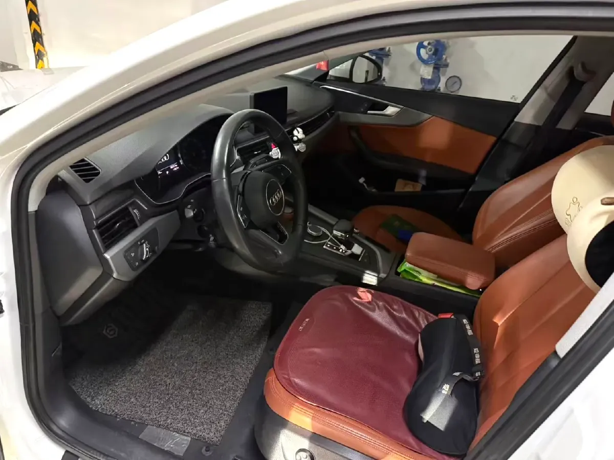 2019 Audi A4L 2.0T 190HP L4 7DCT,autocango,china used car exporter,china ev exporter,chinese used car exporter,chinese used ev exporter