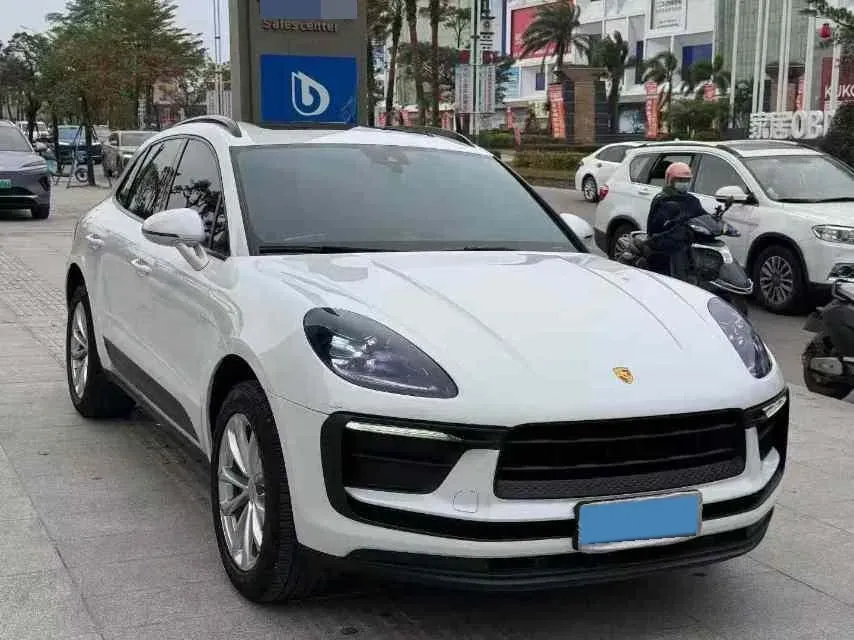 2022 BMW 5 Series 3.0T 340HP L6 8AT,autocango,china used car exporter,china ev exporter,chinese used car exporter,chinese used ev exporter