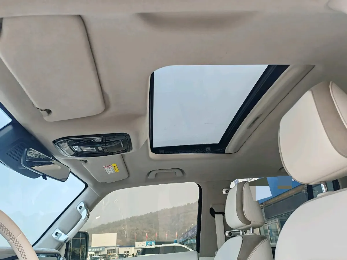 2021 Cyberspace 300 2.0T 227HP L4 8AT,autocango,china used car exporter,china ev exporter,chinese used car exporter,chinese used ev exporter