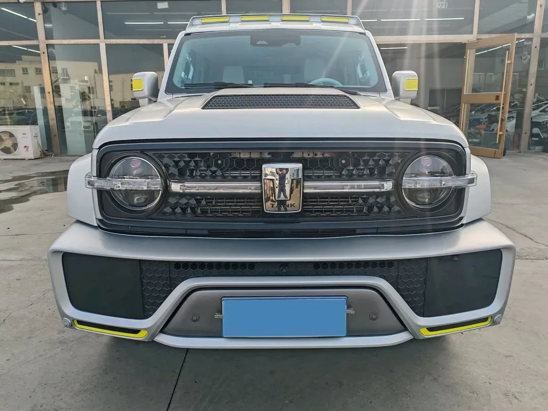 2021 Cyberspace 300 2.0T 227HP L4 8AT,autocango,china used car exporter,china ev exporter,chinese used car exporter,chinese used ev exporter