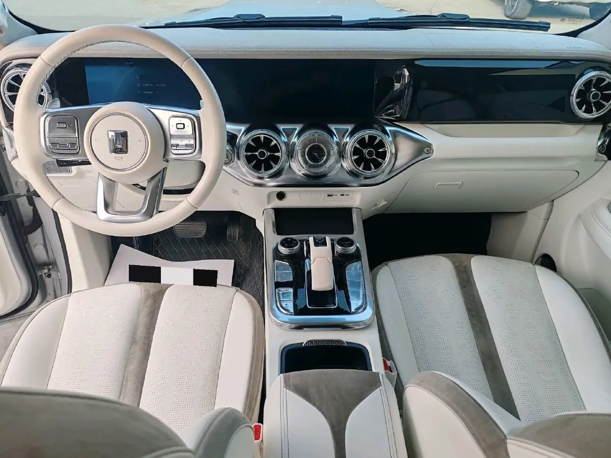 2021 Cyberspace 300 2.0T 227HP L4 8AT,autocango,china used car exporter,china ev exporter,chinese used car exporter,chinese used ev exporter