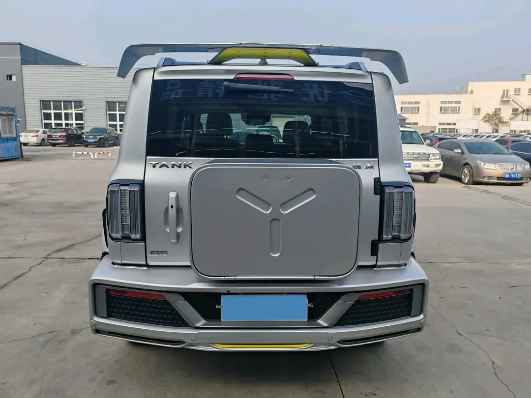 2021 Cyberspace 300 2.0T 227HP L4 8AT,autocango,china used car exporter,china ev exporter,chinese used car exporter,chinese used ev exporter