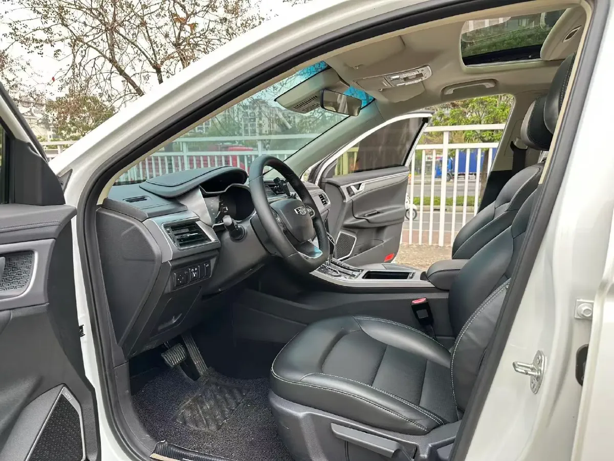 2019 Geely Emgrand GL 1.4T 141HP L4 CVT,autocango,china used car exporter,china ev exporter,chinese used car exporter,chinese used ev exporter