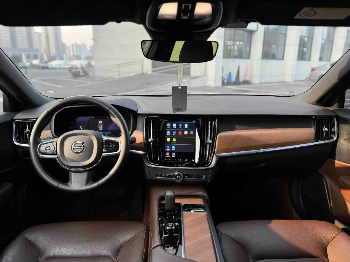 2023 Volvo S90 2.0T 250HP L4 8AT,autocango,china used car exporter,china ev exporter,chinese used car exporter,chinese used ev exporter