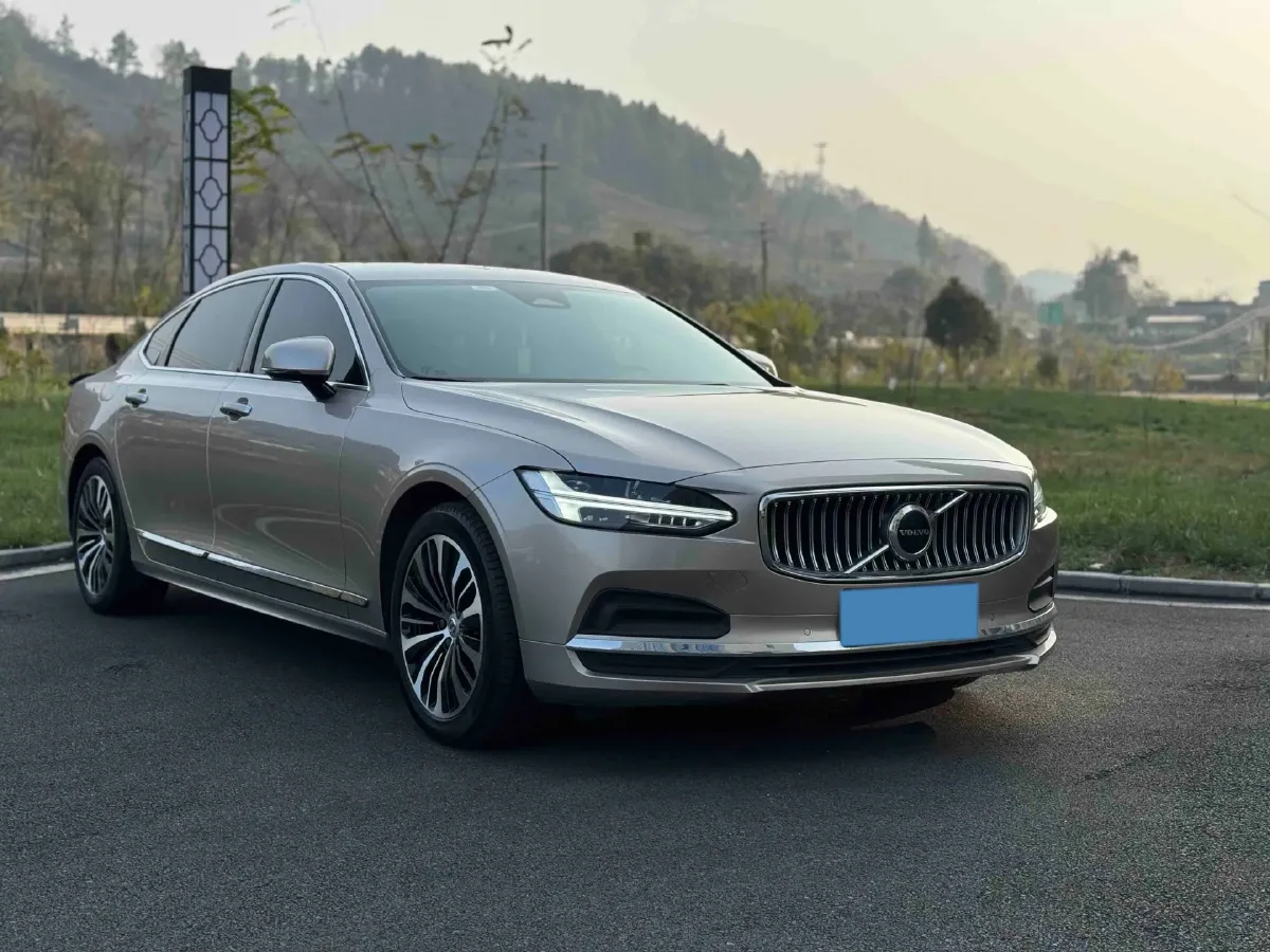2023 Volvo S90 2.0T 250HP L4 8AT,autocango,china used car exporter,china ev exporter,chinese used car exporter,chinese used ev exporter