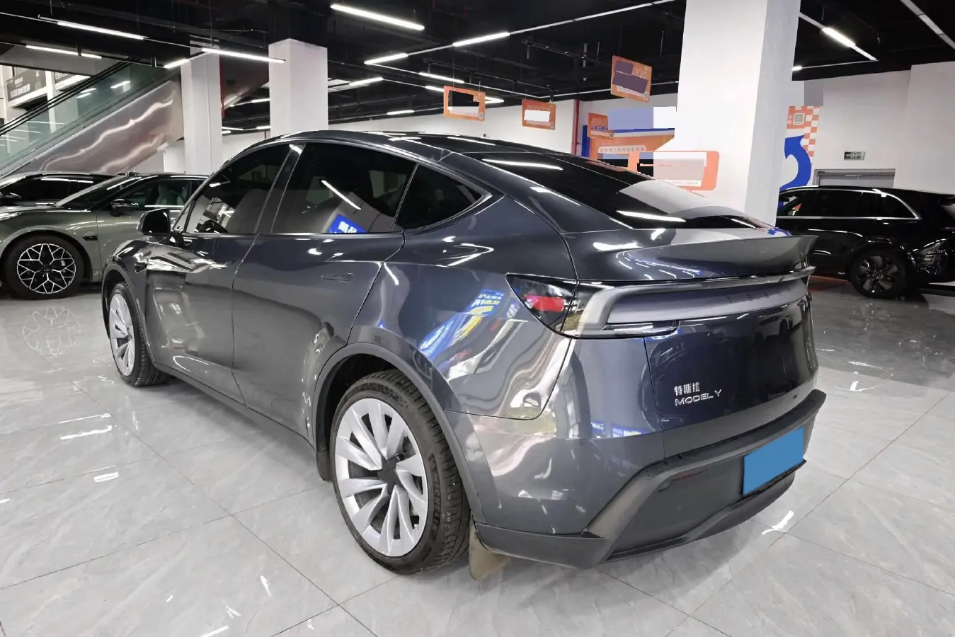 2025 Tesla Model Y BEV 62.5KWH,autocango,china used car exporter,china ev exporter,chinese used car exporter,chinese used ev exporter