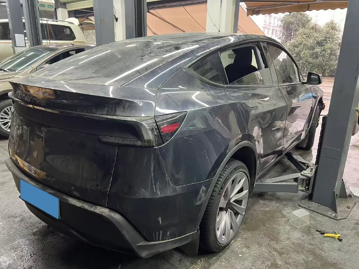 2025 Tesla Model Y BEV 62.5KWH,autocango,china used car exporter,china ev exporter,chinese used car exporter,chinese used ev exporter