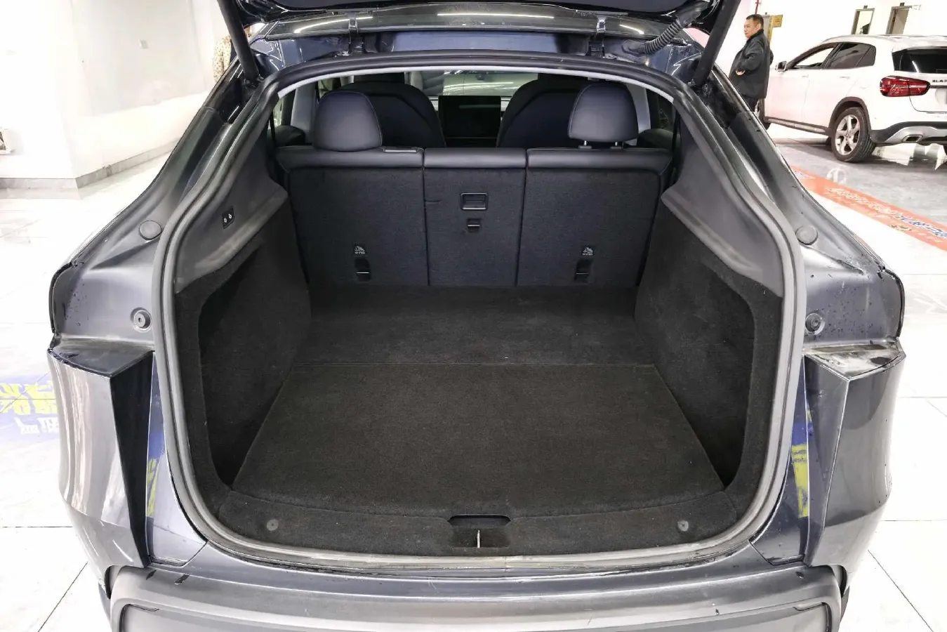 2025 Tesla Model Y BEV 62.5KWH,autocango,china used car exporter,china ev exporter,chinese used car exporter,chinese used ev exporter