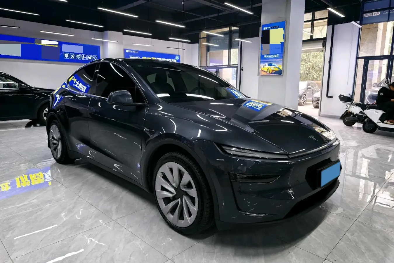 2025 Tesla Model Y BEV 62.5KWH,autocango,china used car exporter,china ev exporter,chinese used car exporter,chinese used ev exporter