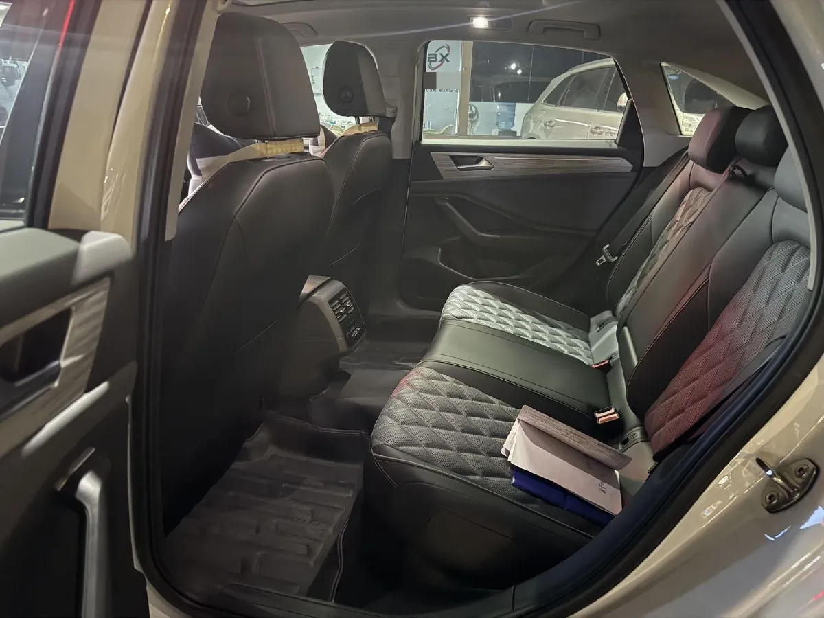 2024 Volkswagen Sagitar 1.5T 160HP L4 7DCT,autocango,china used car exporter,china ev exporter,chinese used car exporter,chinese used ev exporter