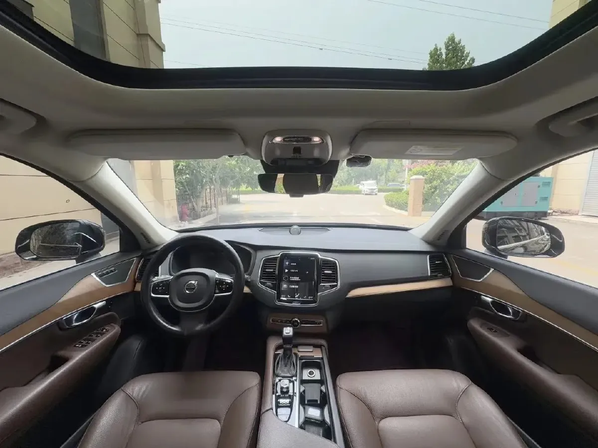 2020 Volvo XC90 2.0T 310HP L4 8AT,autocango,china used car exporter,china ev exporter,chinese used car exporter,chinese used ev exporter