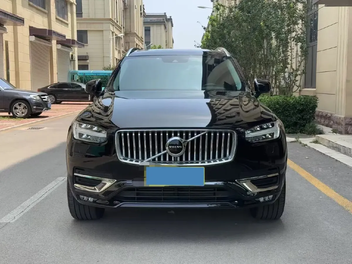 2020 Volvo XC90 2.0T 310HP L4 8AT,autocango,china used car exporter,china ev exporter,chinese used car exporter,chinese used ev exporter