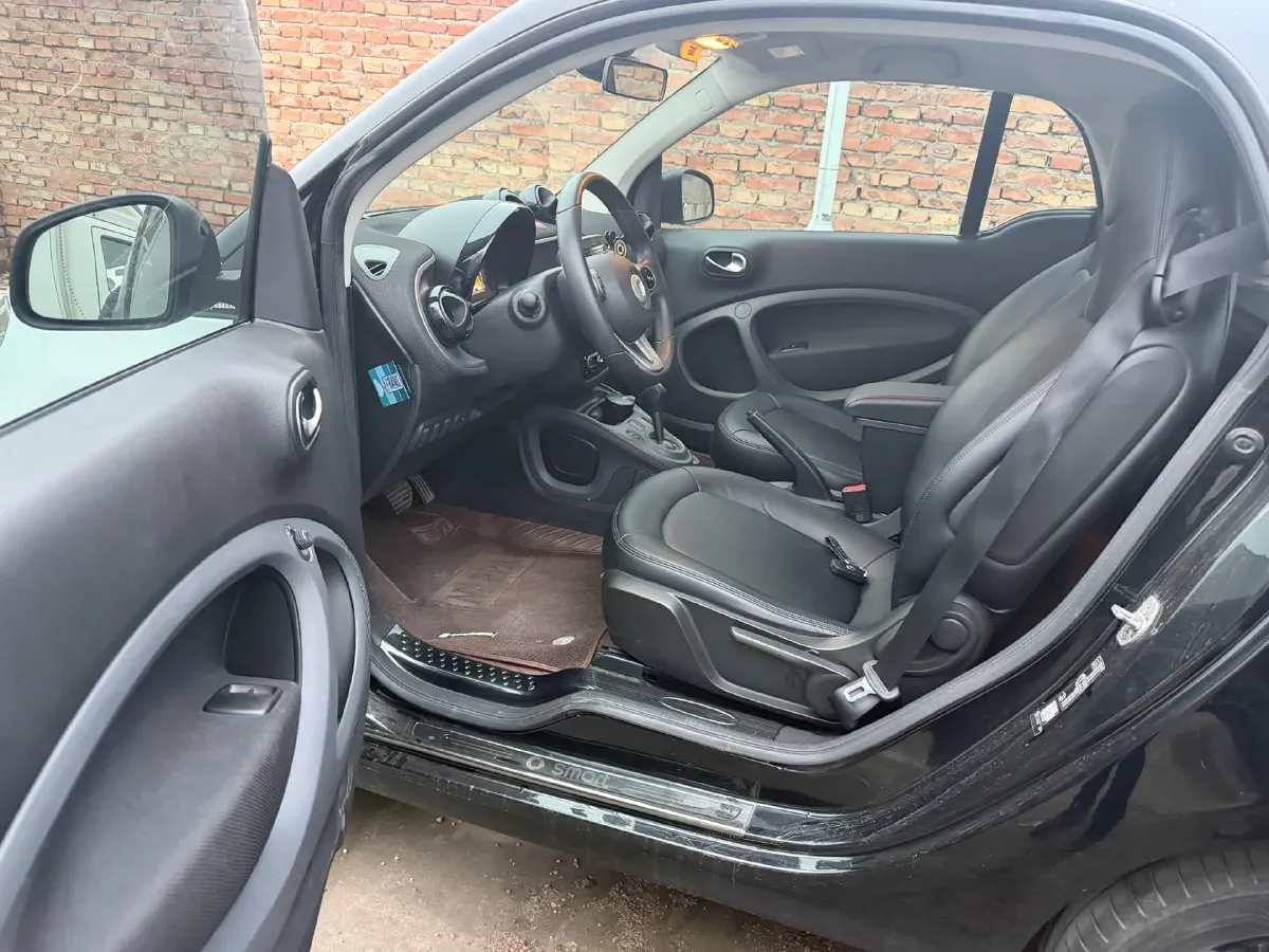 2019 Smart smart fortwo 0.9T 90HP L3 6DCT,autocango,china used car exporter,china ev exporter,chinese used car exporter,chinese used ev exporter