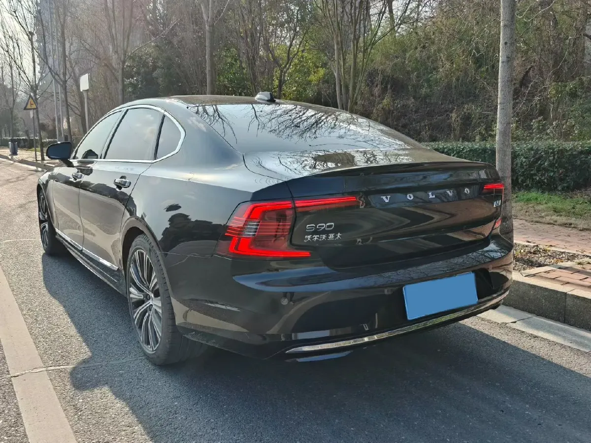 2023 Volvo S90 2.0T 250HP L4 8AT,autocango,china used car exporter,china ev exporter,chinese used car exporter,chinese used ev exporter