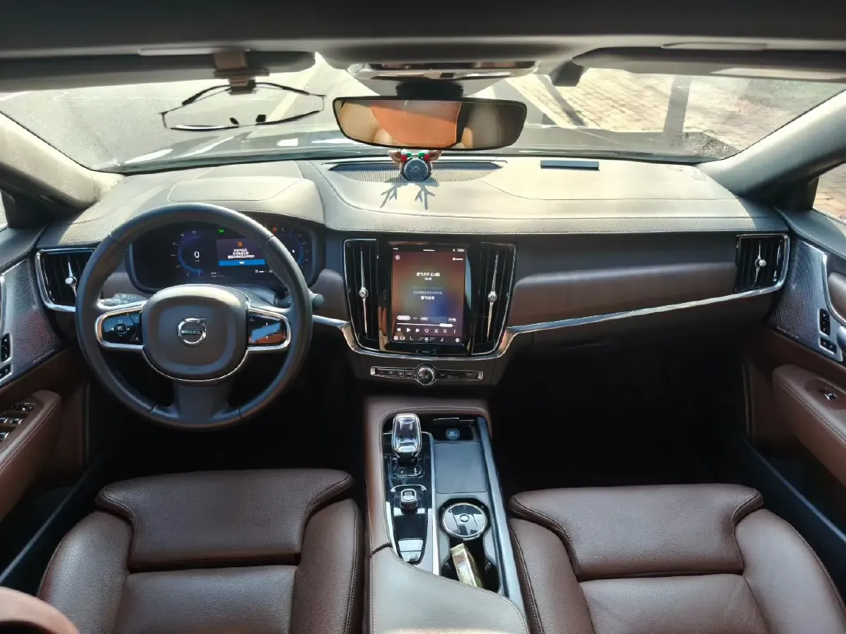 2023 Volvo S90 2.0T 250HP L4 8AT,autocango,china used car exporter,china ev exporter,chinese used car exporter,chinese used ev exporter