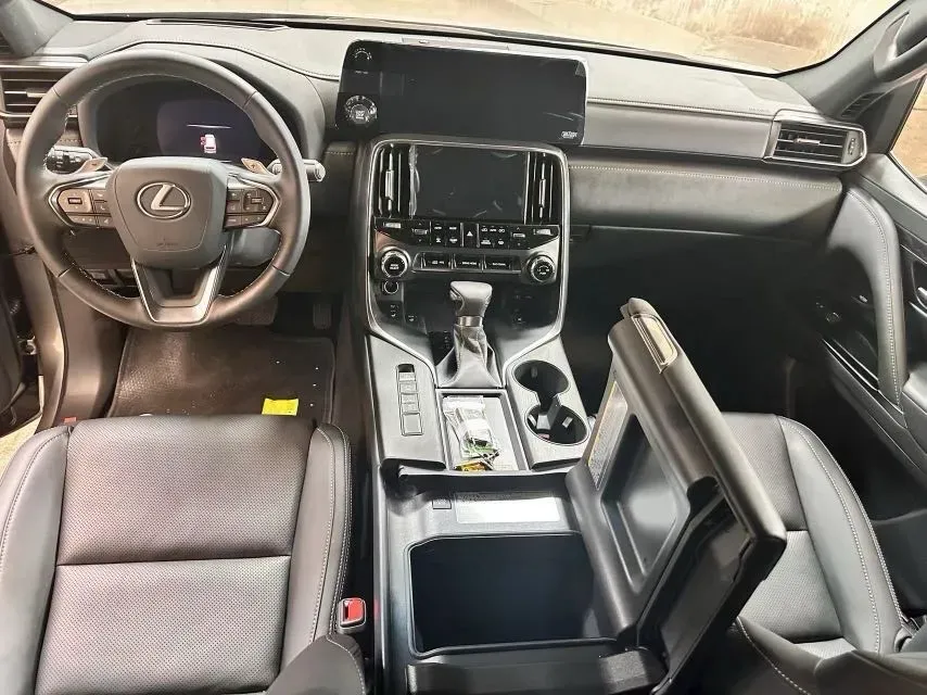 2022 Lexus UX 2.0L 146HP L4 E-CVT Hybrid,autocango,china used car exporter,china ev exporter,chinese used car exporter,chinese used ev exporter