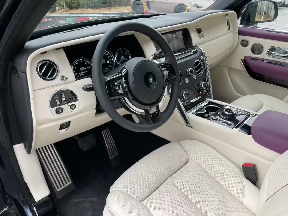 2018 Rolls-Royce Cullinan 6.7T 571HP V12 8AT,autocango,china used car exporter,china ev exporter,chinese used car exporter,chinese used ev exporter