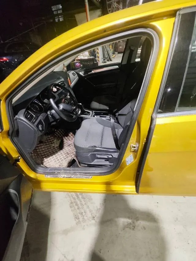 2018 Volkswagen Golf 1.6L 110HP L4 6AT,autocango,china used car exporter,china ev exporter,chinese used car exporter,chinese used ev exporter